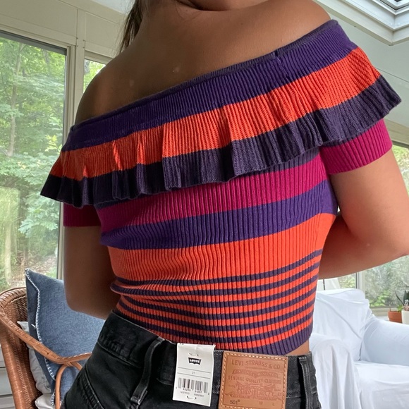 Urban Outfitters off the shoulder crop top! Size Small - Picture 3 of 3